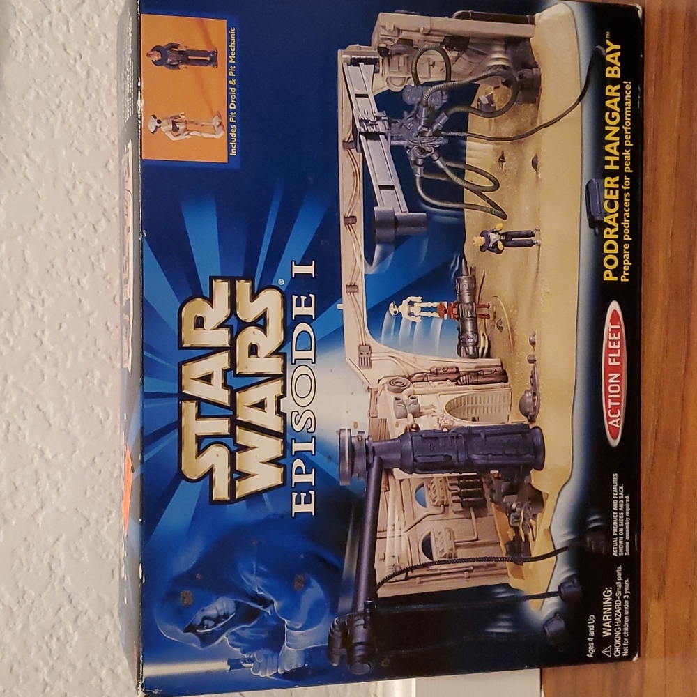 NWT Star Wars Podracer Hanger Bay